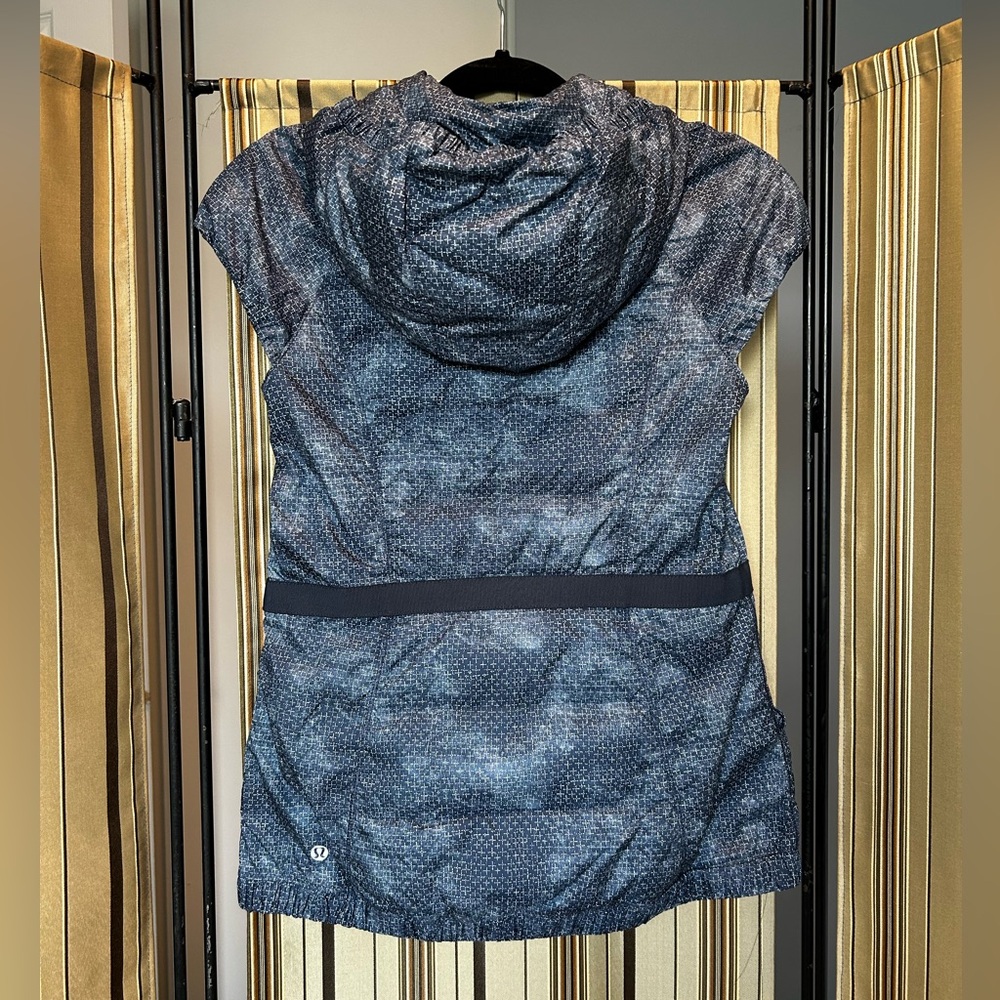 Lululemon Spring Fling puffy down vest - Picture 4 of 16
